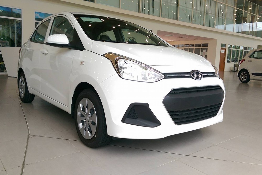 Hyundai Grand i10 sedan 1.2L 5MT (439 triệu đồng). Nằm trong danh sách các mẫu  xe ôtô giá rẻ nhất thị trường Việt Nam là một đại diện đến từ hãng xe Hàn Quốc - Huyndai cụ thể là chiếc Grand i10 sedan 1.2L 5MT.